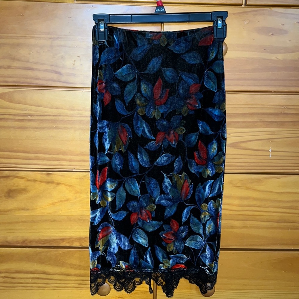 ASTR Velvet Floral Pencil Skirt Size XS